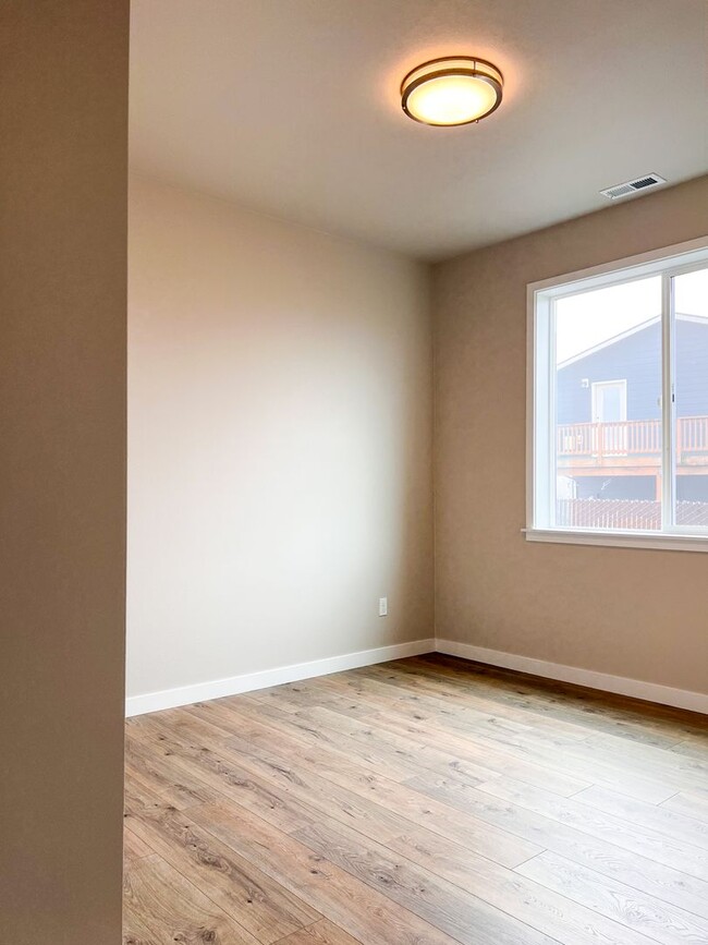 Building Photo - NEW CONSTRUCTION 4BD/2BA HOME IN JEFFERSON