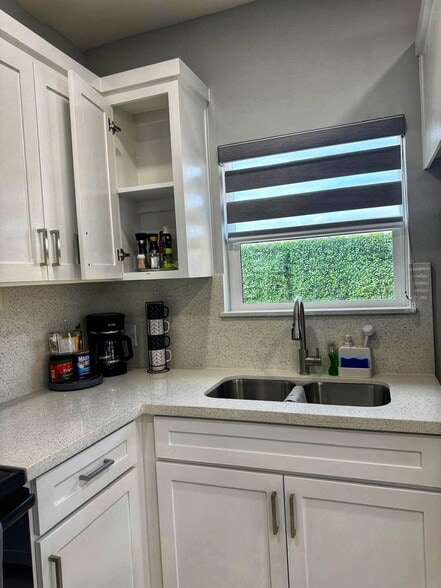 Building Photo - 104 N Dove St