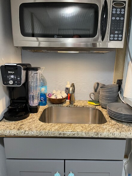 Building Photo - 6816 Osborne Dr