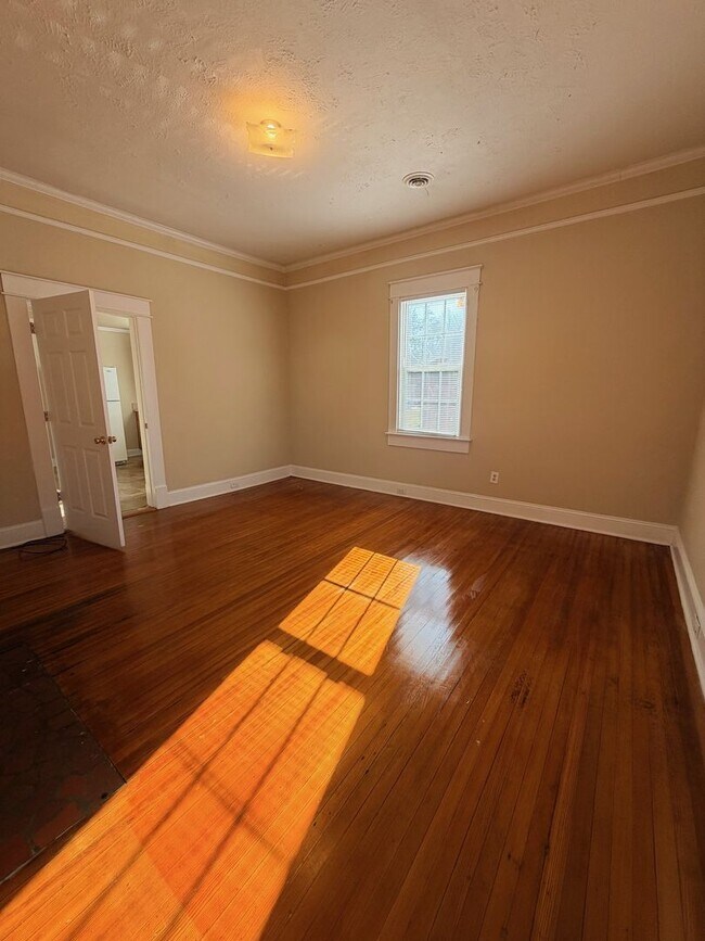 Building Photo - 503 Norwood Ave