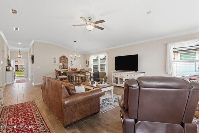 Building Photo - 43 Cardinal Br Ln