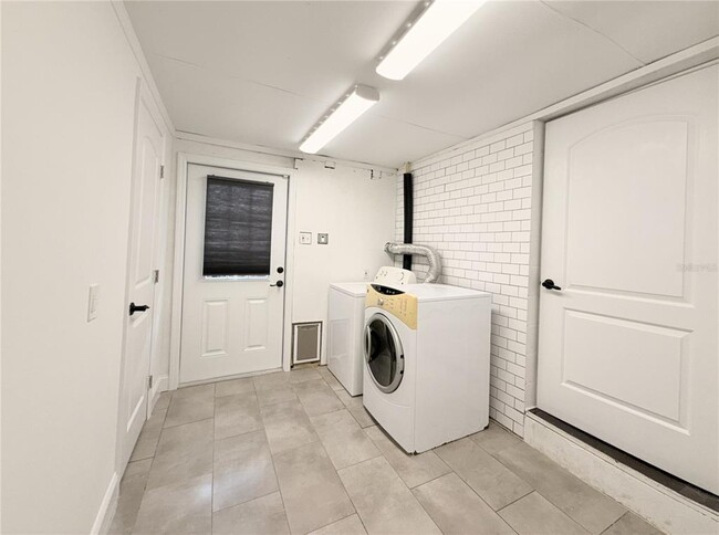 Building Photo - 7830 46th Way N