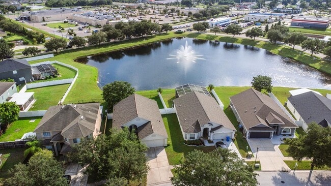 Building Photo - 10815 Lakeside Vista Dr