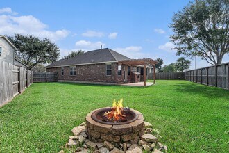 Building Photo - 405 Abbey Ln