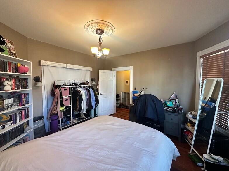 Building Photo - 12 Oswald St