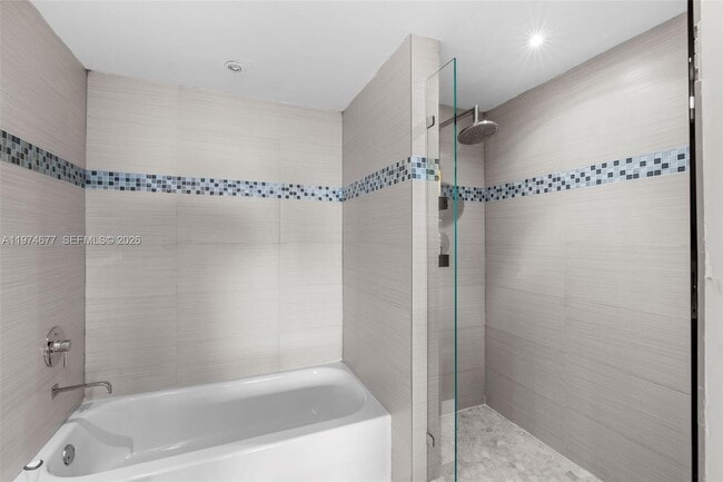 Building Photo - 650 West Ave