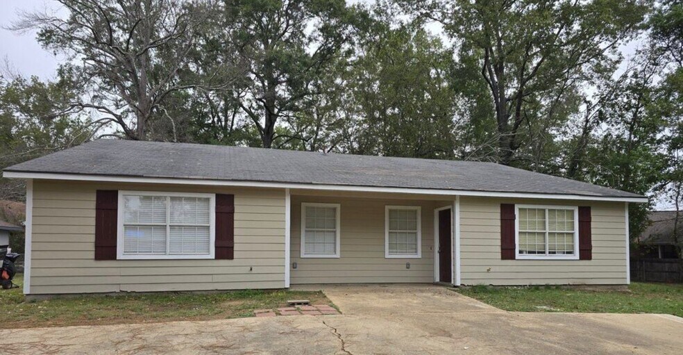 Building Photo - 101B Los Palachios Ct