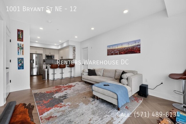 Building Photo - 1001 Bryant St NE