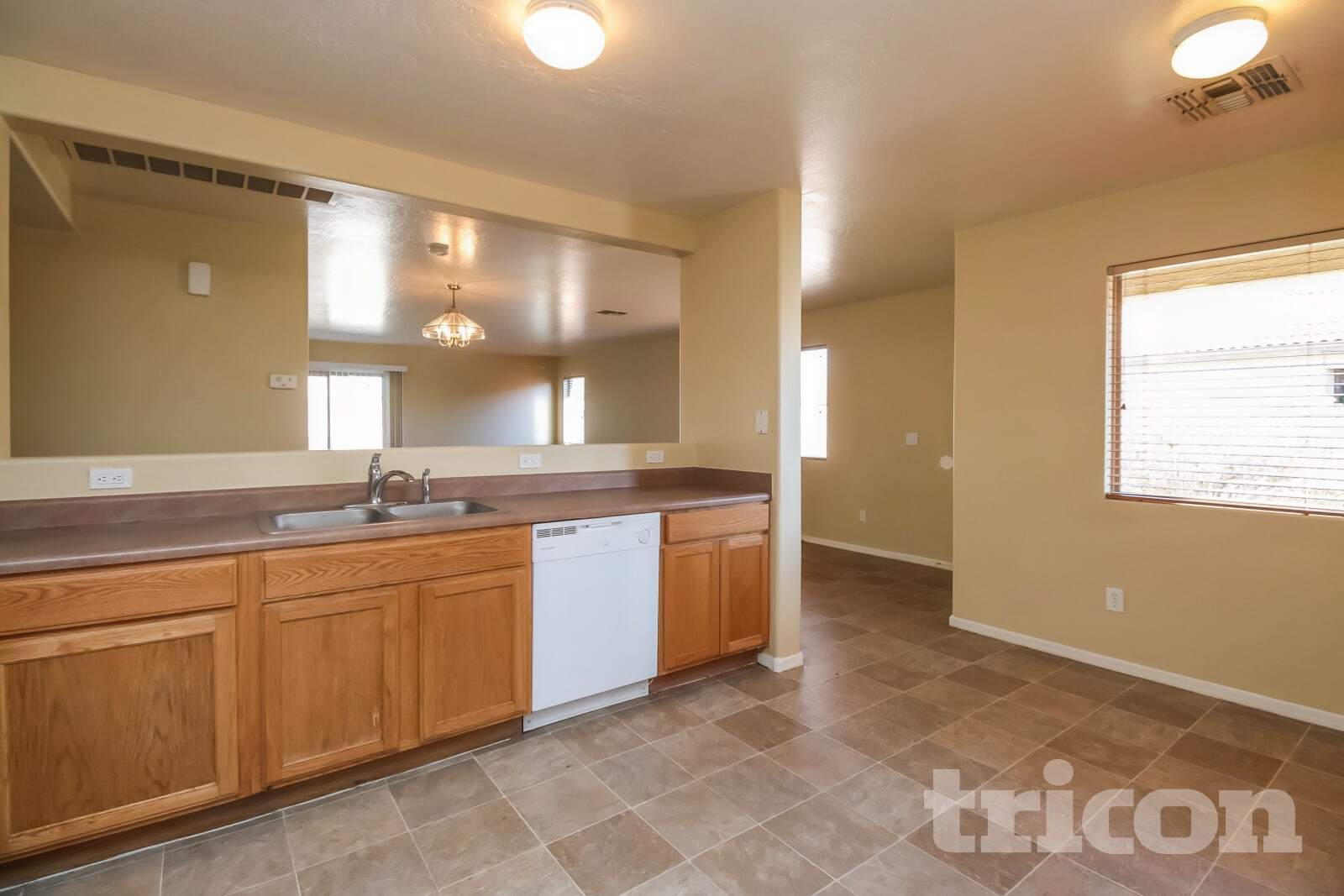 Building Photo - 10410 W Pioneer St