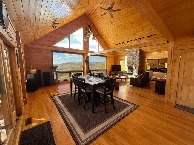 Building Photo - 570 Long Mountain Rd