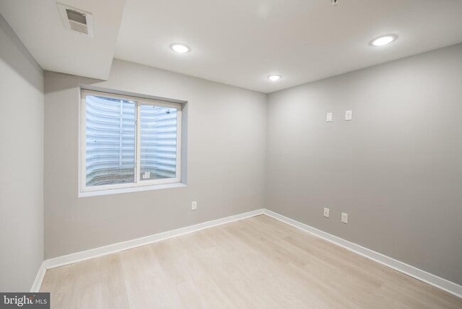 Building Photo - 2428 Jasper St