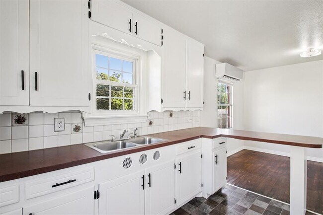 Building Photo - 3209 NW 32nd St