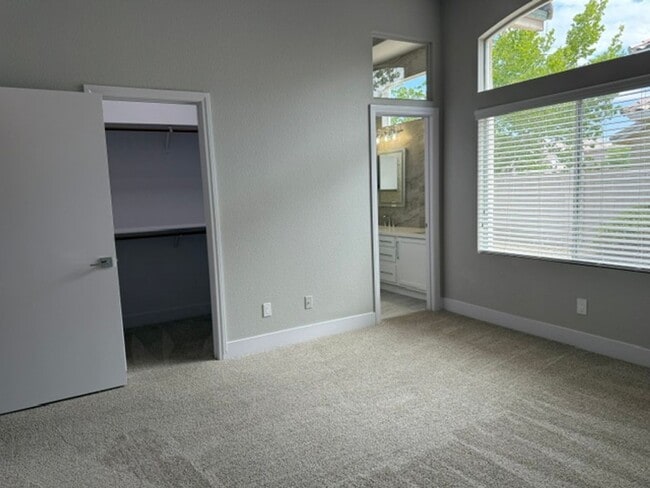 Building Photo - STUNNING 3BD/2BA SINGLE STORY BEAUTY IN THE HEART OF THE SOUTHWEST!!  **GORGEOUSLY REMODELED!! **...