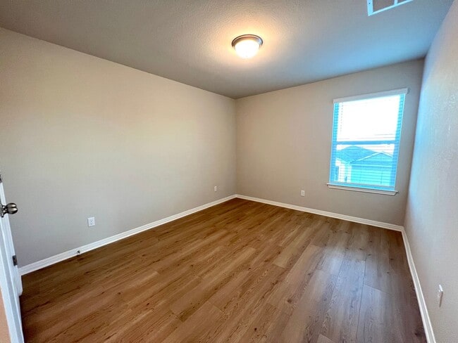 Building Photo - Two Story 5 bedrooms and 3 bath home for rent, Solar Panels, EV Charge Ready, in a quiet neighbor...