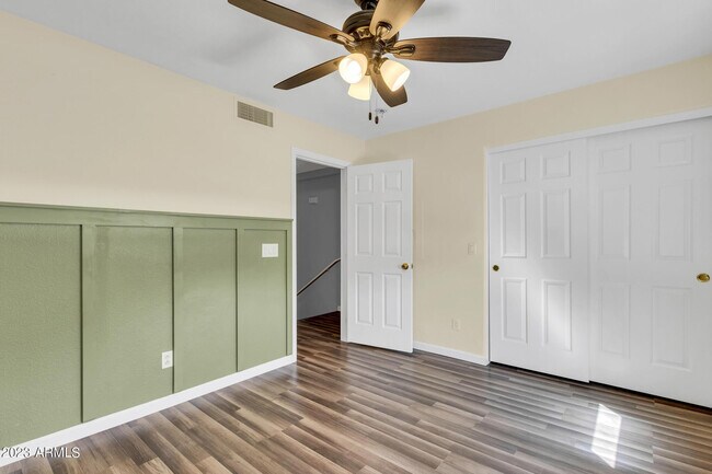 Building Photo - 1505 N Center St