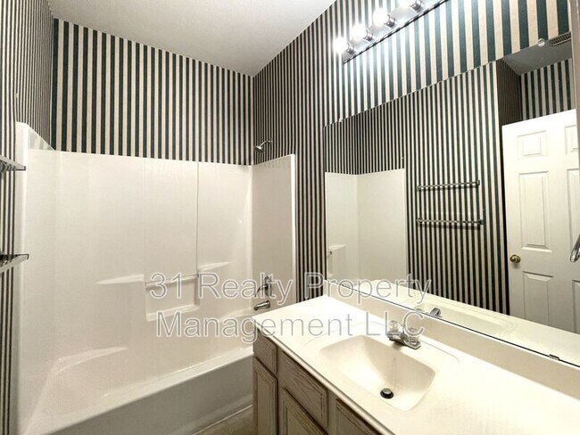 Building Photo - 4108 Hedgerow Dr