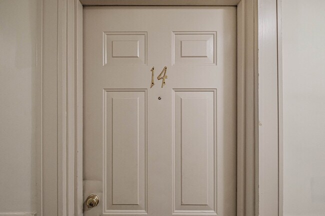 Building Photo - 197 Pine St