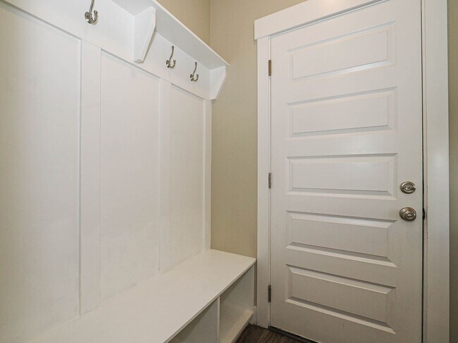 Building Photo - 4-bedroom, 2.5 bathroom Home