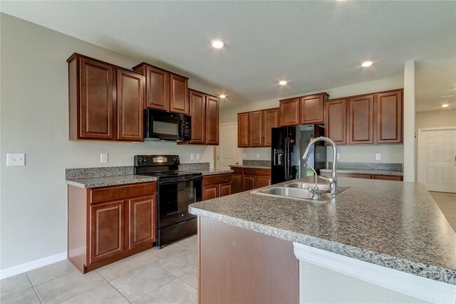 Building Photo - 9648 Sage Creek Dr