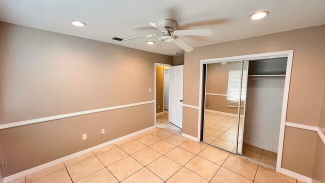 Building Photo - Beautiful 4 Bedroom 2 Bath Home!