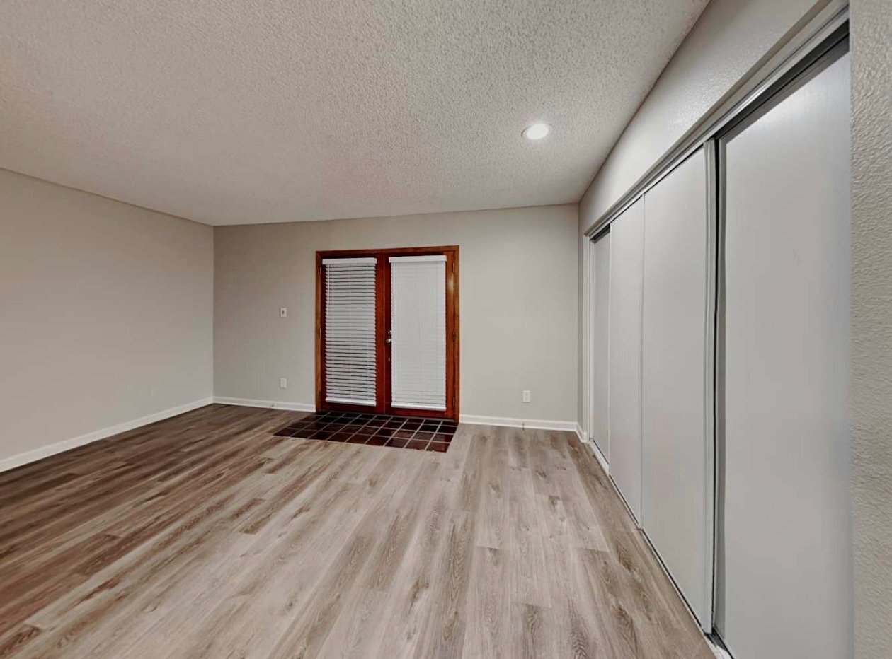 Building Photo - 4507 W Gardenia Ave