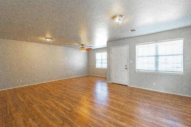 Building Photo - 733 N Norman Ave