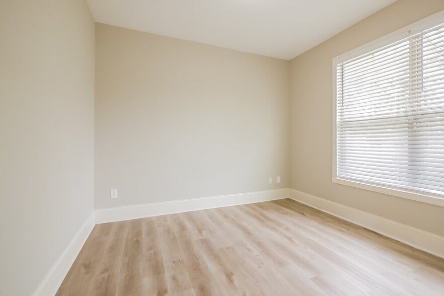 Building Photo - 236 High Ct Way