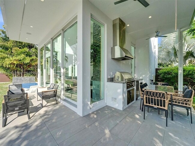 Building Photo - 2217 NE 17th Terrace