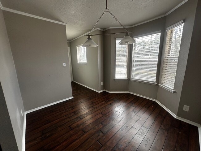 Building Photo - 600 Bagby Ave