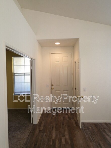 Building Photo - 28943 Baywater Dr