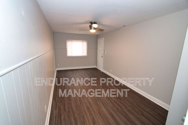 Building Photo - 918 Dennison Ave