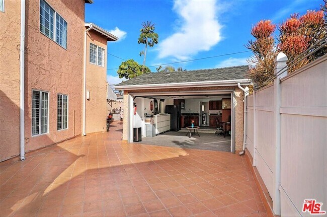 Building Photo - 3612 Tuller Ave