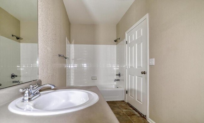 Building Photo - 17145 Waterhouse Cir