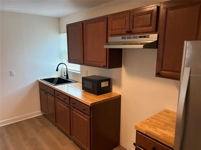 Building Photo - 1100 Jamela Dr