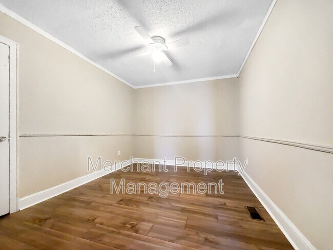 Building Photo - 7 Hillside Ln
