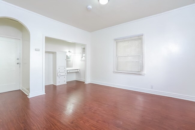 Building Photo - 21 Westminster Ave