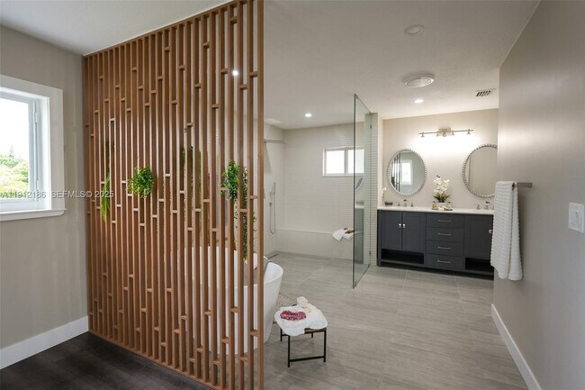 Building Photo - 19450 SW 125th Ave