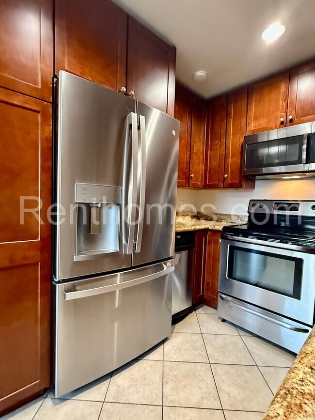 Building Photo - 4045 8th Ave