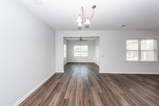 Building Photo - 5 Bedroom 3 Bath Home in Cane Bay Plantation - Summerville