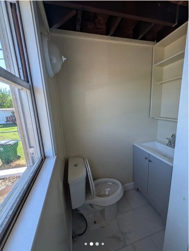 Building Photo - 2600 Shanks Rd