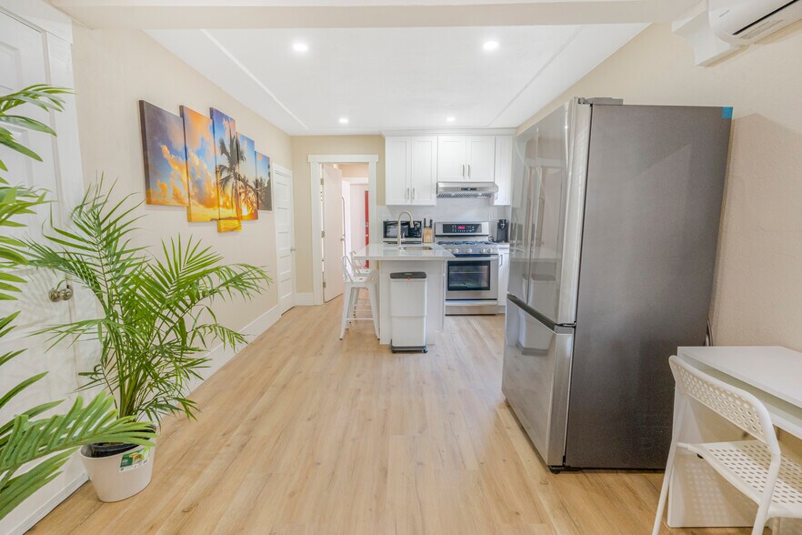 Building Photo - 312 La France Ave