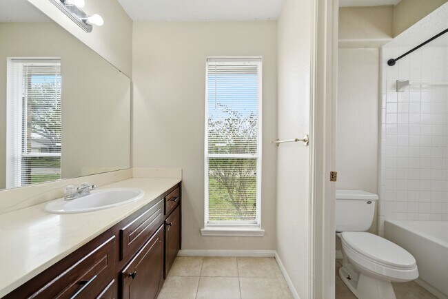 Building Photo - 4506 Jamaica Ln