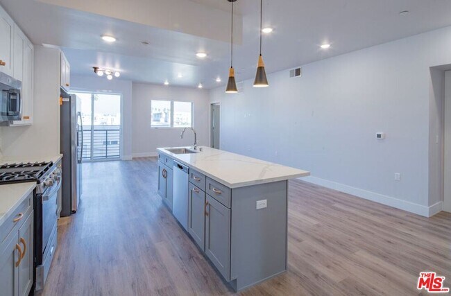 Building Photo - 3672 Jasmine Ave