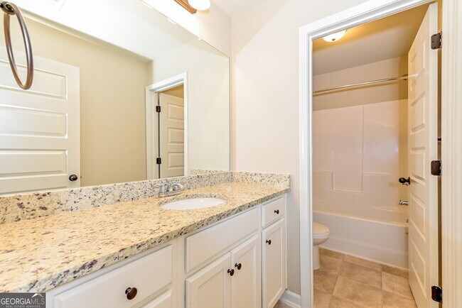 Building Photo - 272 Villa Grande Dr