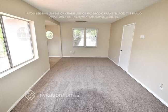 Building Photo - 10358 Eldora Ave