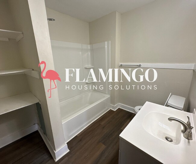 Building Photo - Charming Home in Dayton’s Gem City – Convenient Wayne Ave Location