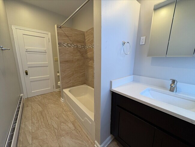 Building Photo - Callowhill Apartments