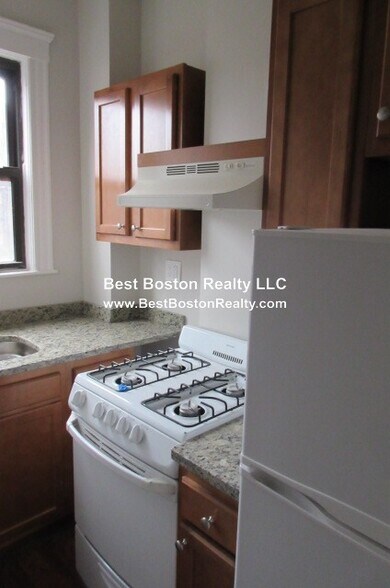 Building Photo - 48 John F. Kennedy St