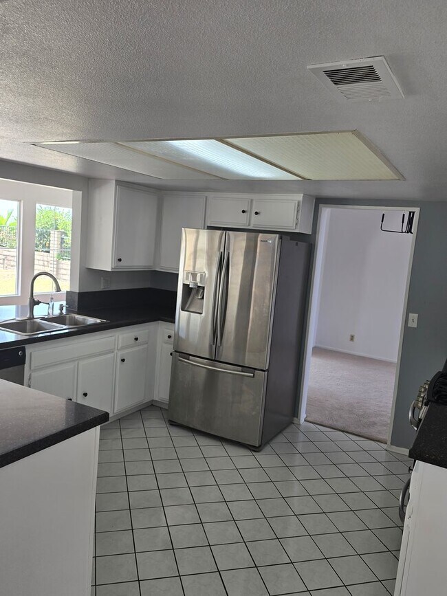 Building Photo - BEAUTIFUL 4 BEDROOM 3 BATH HOUSE. MOVE IN ...