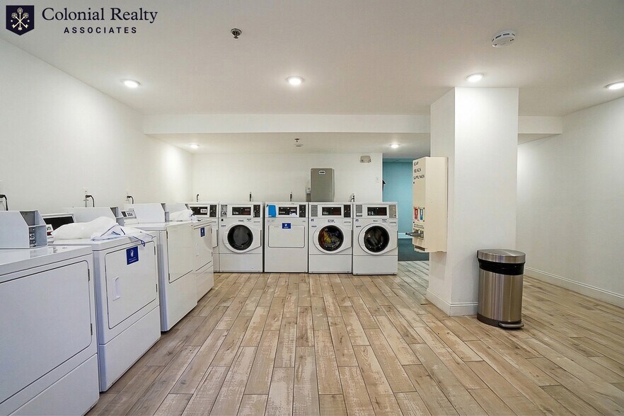 Building Photo - 42 Strathmore Rd